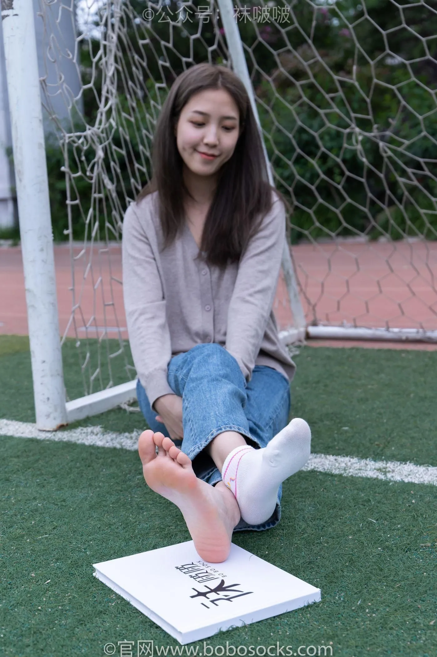 [BoBoSocks袜啵啵]NO.004 泡芙-vans帆布鞋、白棉袜、裸足 [127P]插图9
